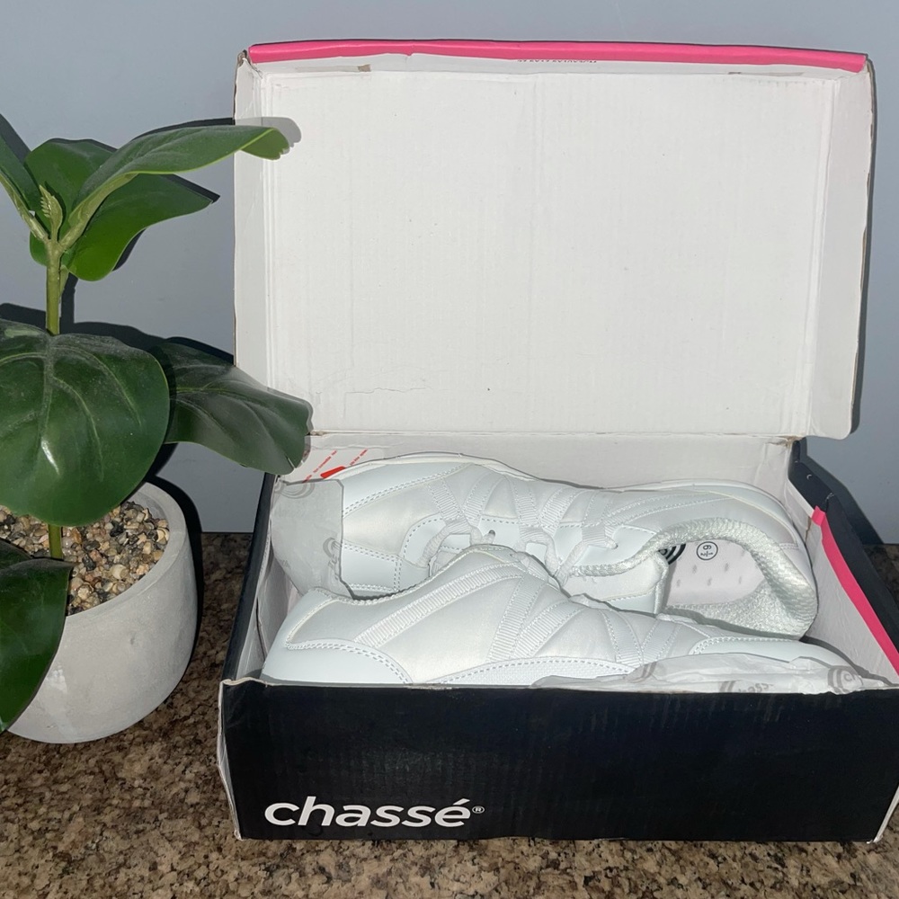Cheer shoes